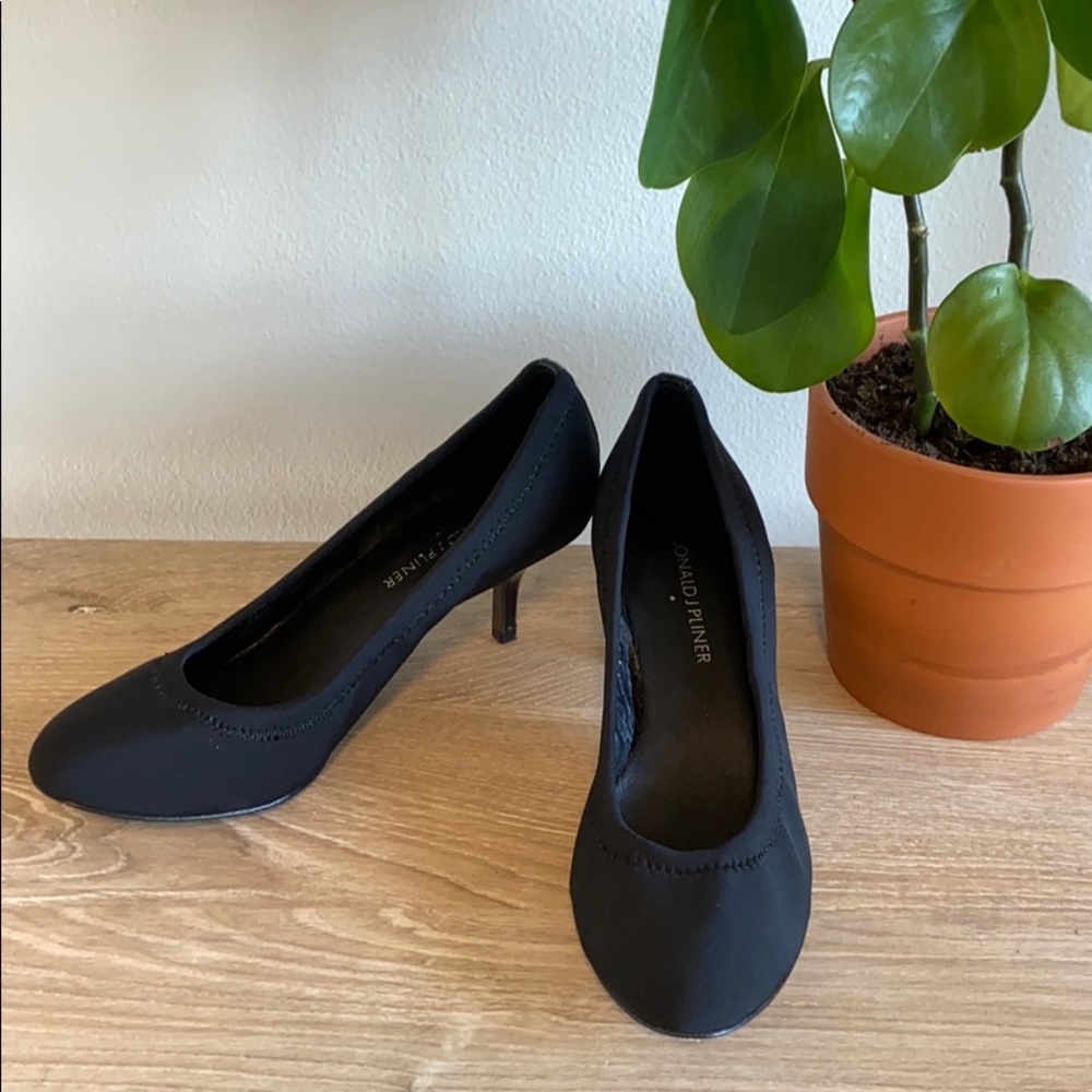 Donald J. Pliner Neoprene & Leather Black Pumps, 6